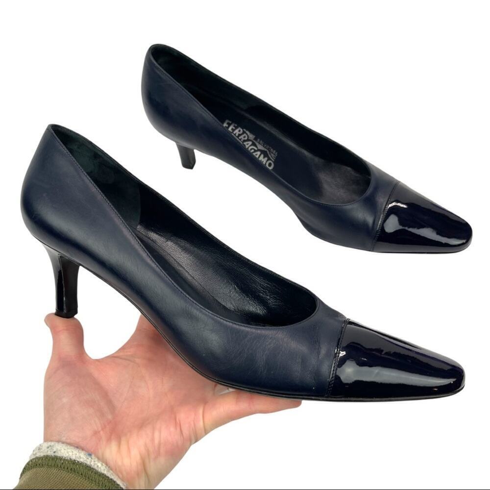 VTG Salvatore Ferragamo Navy  Dual Texture Patent Cap Toe/Leather Heels Pumps 9